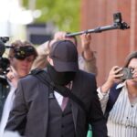 Un directeur de pompes funèbres britannique condamné à 20 ans de prison pour avoir conservé des corps et remis de fausses cendres