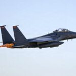 Un F-16 ukrainien abat un chasseur russe lors d'un duel aérien, annonce le chef d'état-major américain