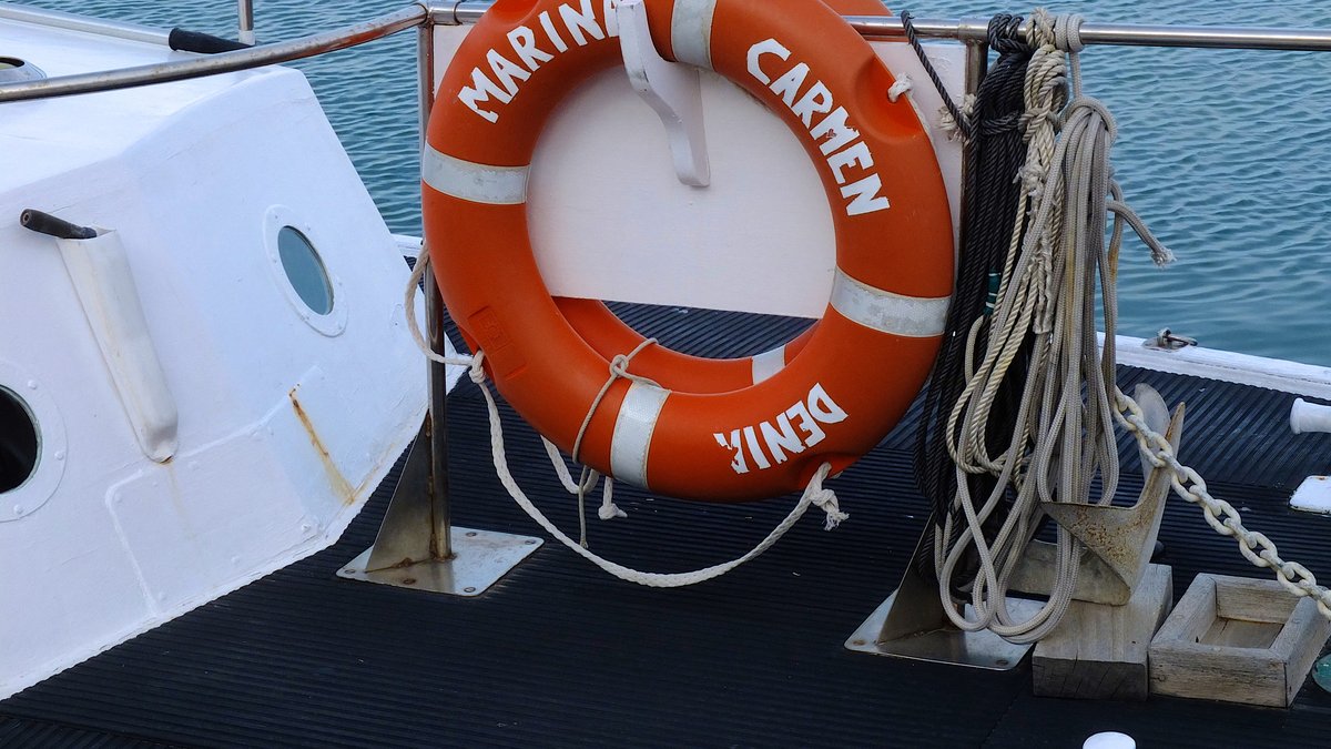 Un ferry avec 116 passagers fait naufrage au large du Guyana, 53 rescapés retrouvés