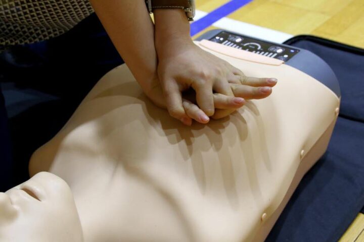 Un Français réalise un massage cardiaque de plus de 27 heures