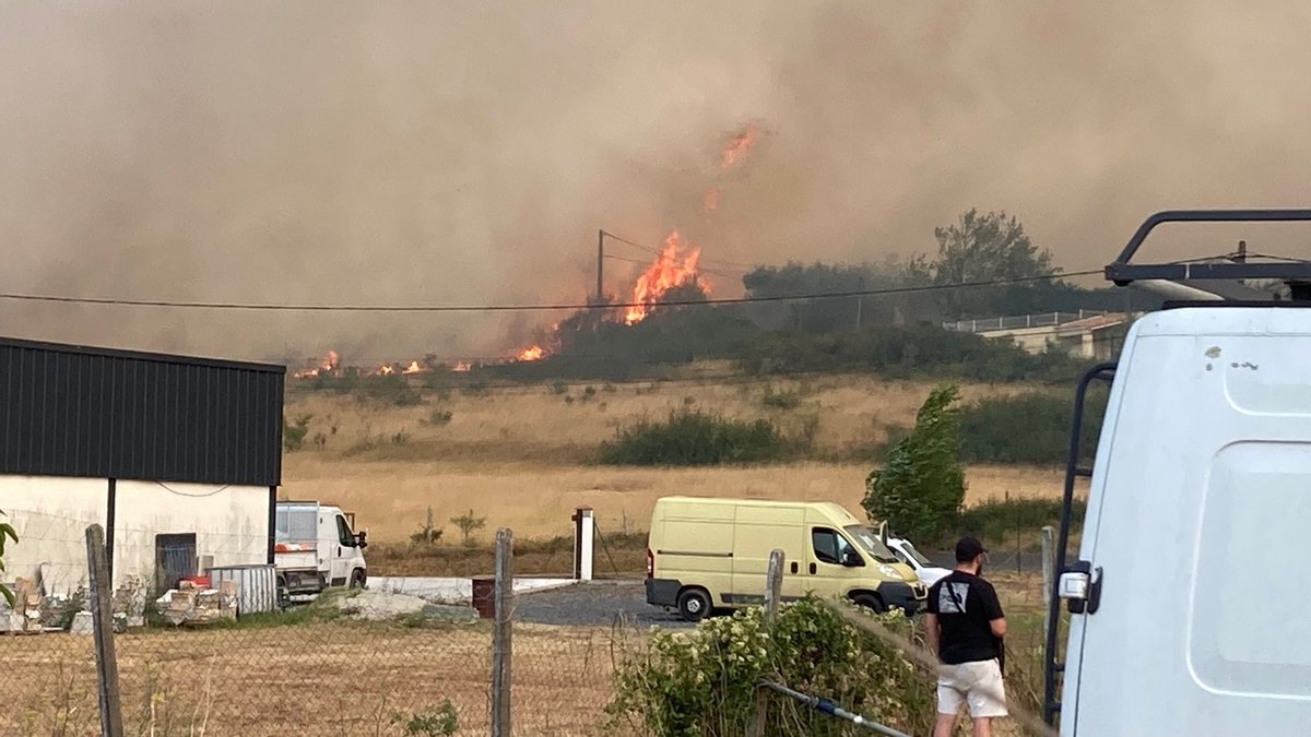 Un incendie dévastateur près de Castres ravage 600 hectares et entraîne l'évacuation de 500 habitants