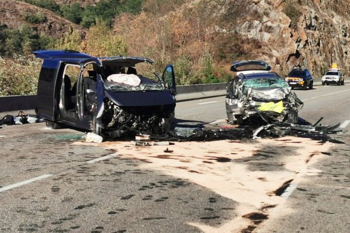 Un retraité de Carcassonne porte plainte contre l'État français après un accident sur la RN20 en Ariège