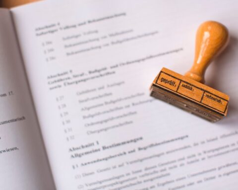 Un salarié espagnol licencié après un arrêt maladie pour anxiété, l'entreprise doit le réintégrer