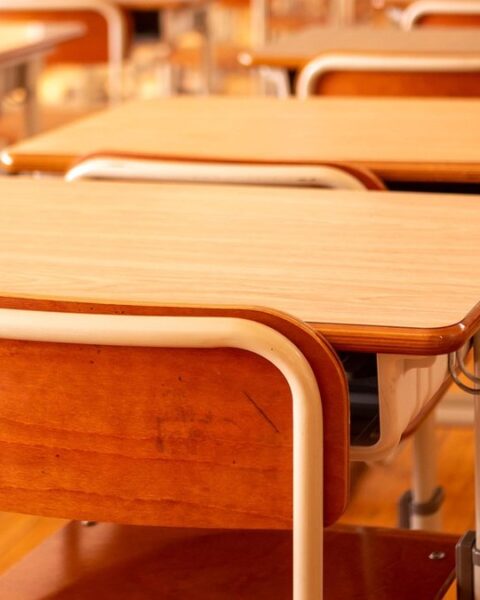 Une enseignante allemande conteste sa retraite forcée après 17 ans d'arrêt maladie en raison de soupçons de fraude