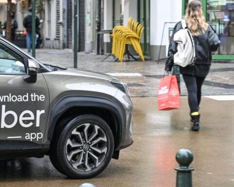 Une femme poignarde son compagnon dans un Uber à Miami après lui avoir interdit de boire une bière