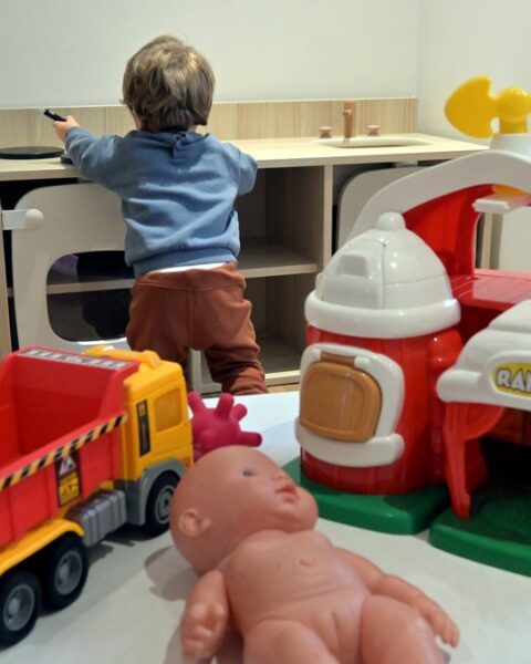 Une grand-mère confond son petit-fils avec un autre enfant à la crèche près de Bruxelles