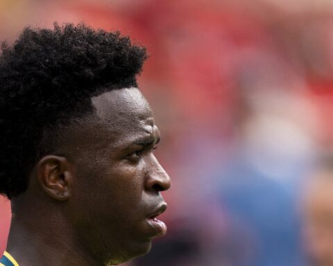 Vinicius Jr apparaît métamorphosé après la Coupe du monde suite à une chirurgie esthétique à Miami