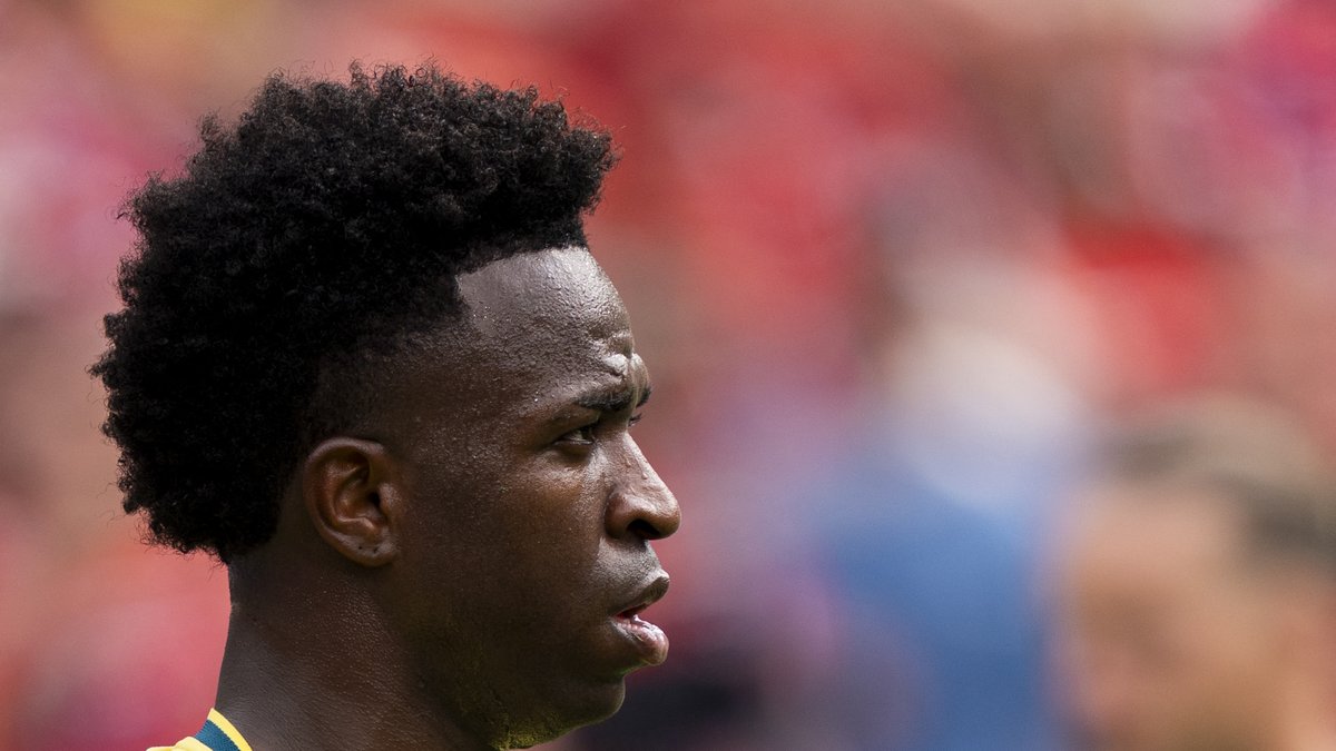 Vinicius Jr apparaît métamorphosé après la Coupe du monde suite à une chirurgie esthétique à Miami