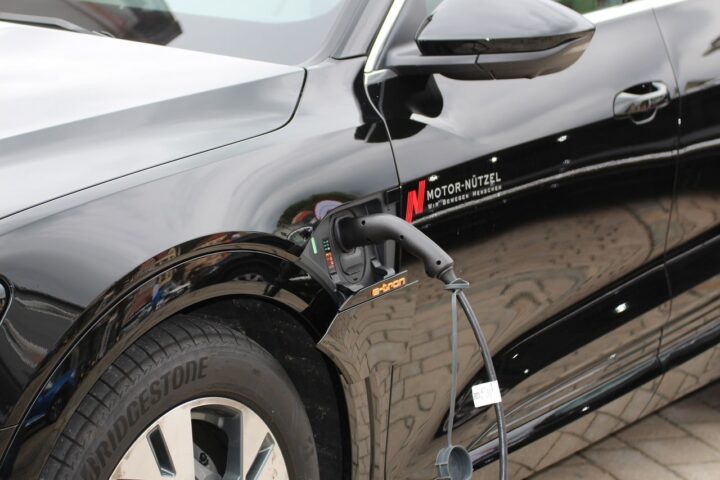 Voitures électriques : 29 % de part de marché mondial en 2026 en raison de la crise pétrolière.