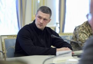 Zelensky limoge son ministre de la Défense en pleine guerre : des tensions croissantes en Ukraine