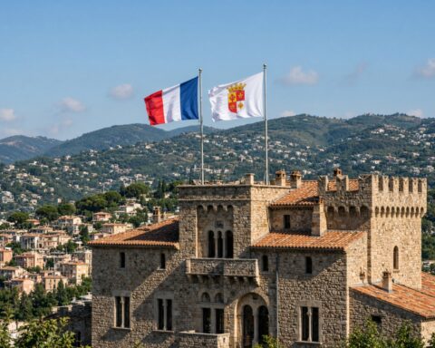 À Cagnes-sur-Mer, le maire RN remplace le drapeau ukrainien par le blason municipal