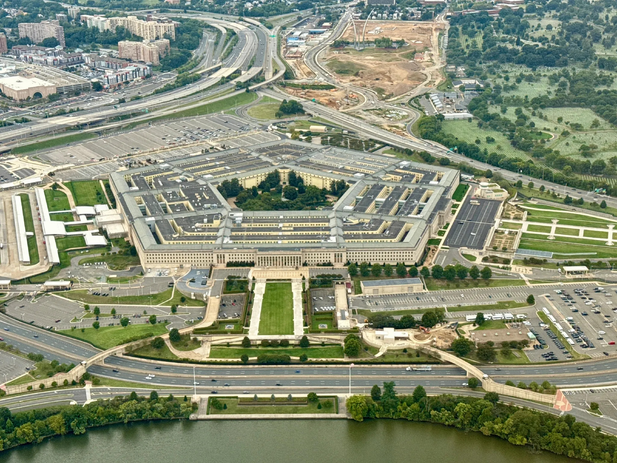Le Pentagone s’apprête à renoncer à son rôle de chef de file au sein du Groupe de soutien à la sécurité de l’Ukraine, une structure qui a joué un rôle central dans l’équipement et la formation des forces armées ukrainiennes, selon des sources citées par Politico