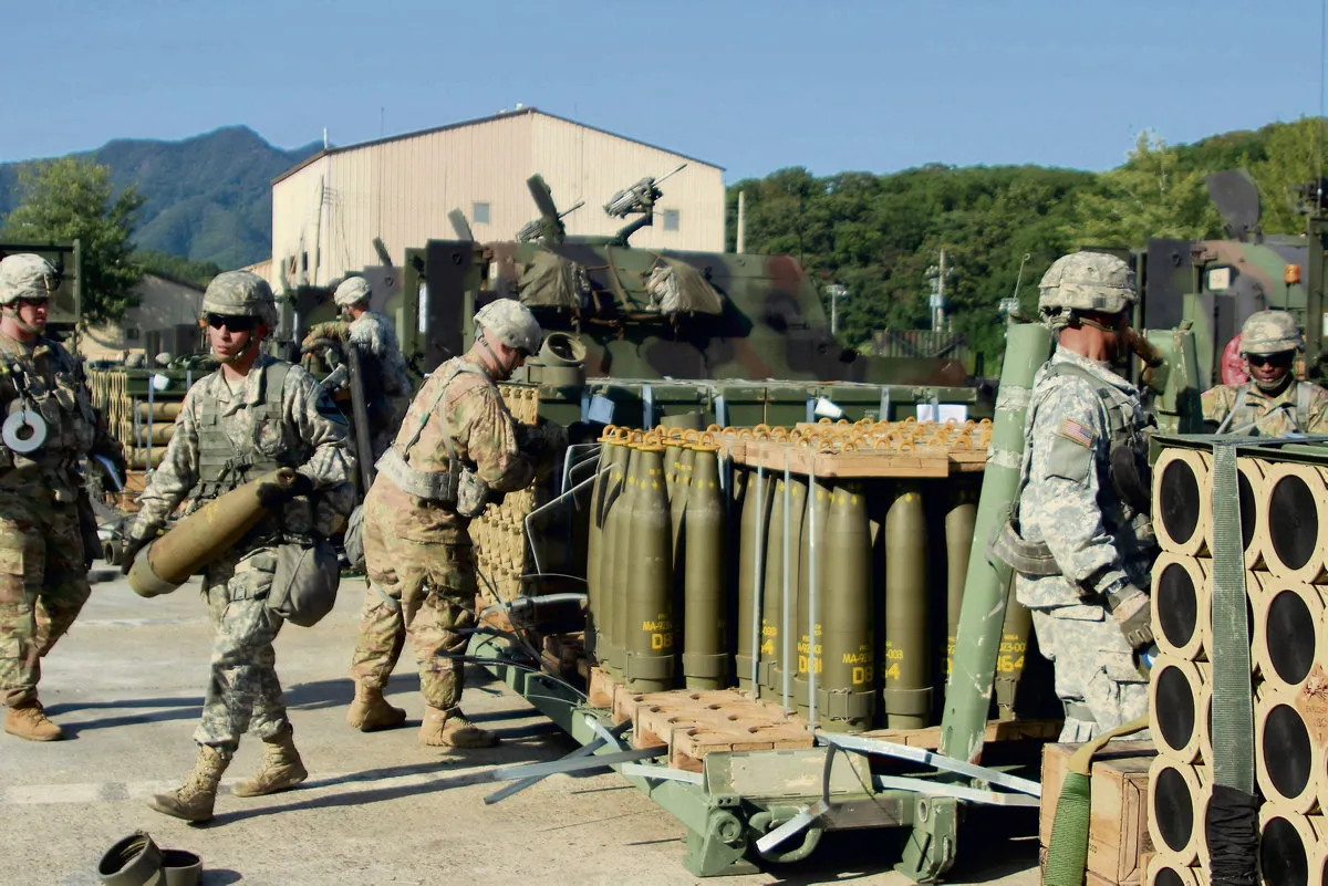 Les armes à sous-munitions pour l’Ukraine : efficacité militaire, risques pour les civils et enjeux stratégiques pour les États-Unis et l’OTAN
