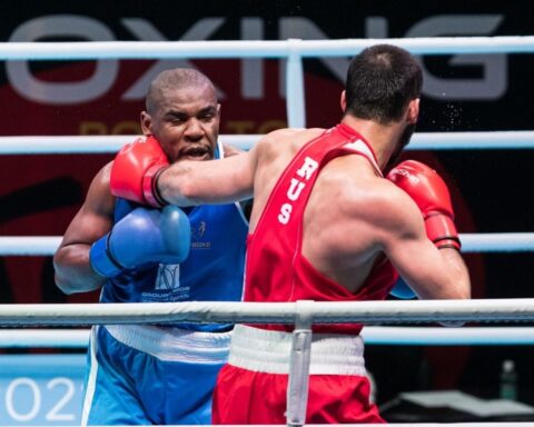 World Boxing autorise les boxeurs russes à concourir avec drapeau et hymne