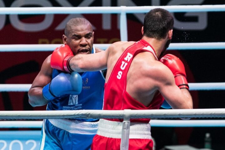 World Boxing autorise les boxeurs russes à concourir avec drapeau et hymne