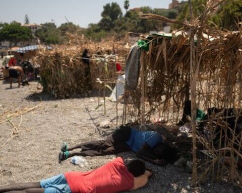 À Ceuta, des milliers de migrants vivent toujours dans des conditions précaires trois semaines après une crise migratoire