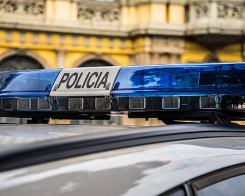 À Séville, des parents arrêtés après avoir laissé leur bébé dans une voiture sous 40 °C