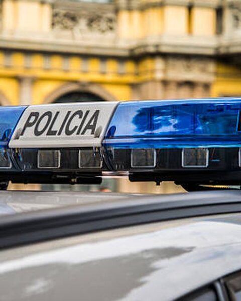 À Séville, des parents arrêtés après avoir laissé leur bébé dans une voiture sous 40 °C