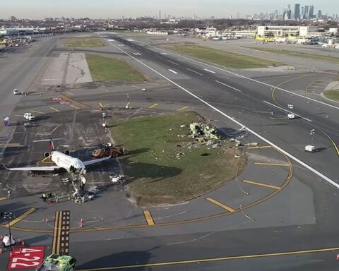 Accident mortel à LaGuardia : des contrôleurs aériens sur le point d'être licenciés pour départ anticipé