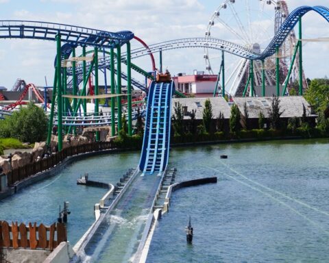 Accords entre la France et l'Arabie Saoudite pour trois parcs d'attractions en région parisienne