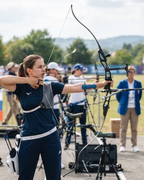 World Archery lève les restrictions visant les Russes dans ses compétitions