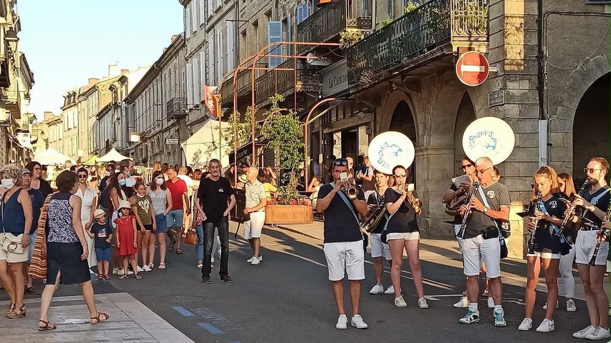 Affluence record à Lectoure pour les Nuits du Lundi avec 55 exposants et une ambiance festive