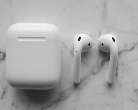 Apple : les nouveaux AirPods Ultra offrent une expérience sonore inégalée.