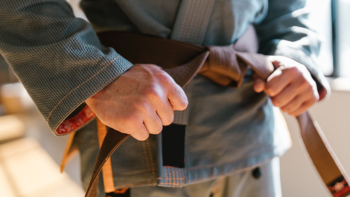 Attente insoutenable pour une victime de viol par son professeur de judo en France