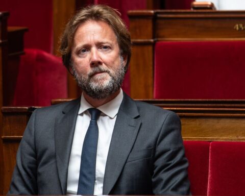 Boris Vallaud annonce son soutien à Raphaël Glucksmann pour la primaire de la gauche