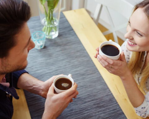 Café et santé cardiaque : quel est le seuil sûr de consommation quotidienne ?