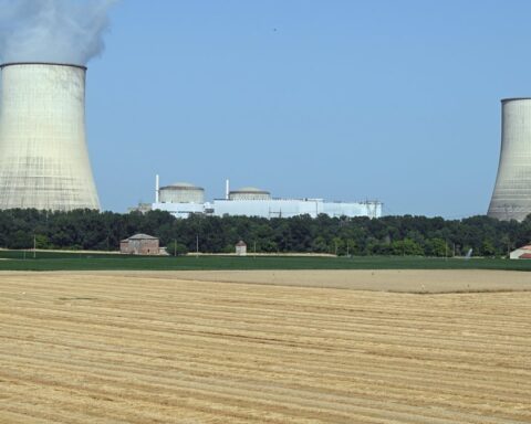 Canicule dans le Sud-Ouest : EDF stoppe le réacteur n° 2 de la centrale de Golfech