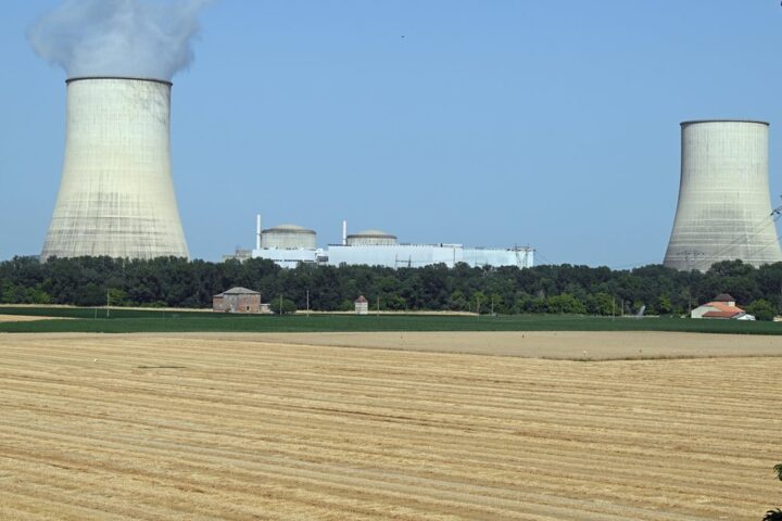 Canicule dans le Sud-Ouest : EDF stoppe le réacteur n° 2 de la centrale de Golfech