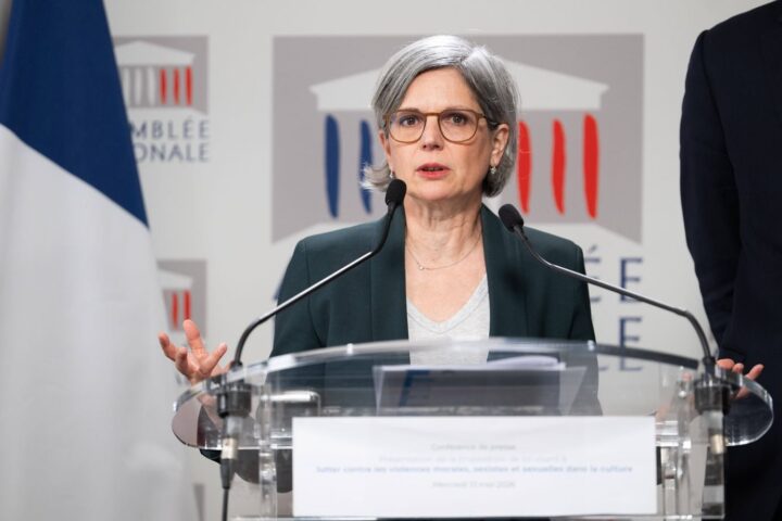 Canicule : Sandrine Rousseau critique l'inaction du gouvernement face à l'effondrement climatique