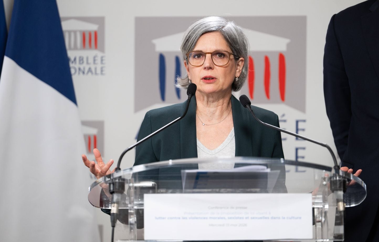 Canicule : Sandrine Rousseau critique l'inaction du gouvernement face à l'effondrement climatique