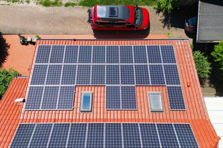 Canicule : une étude révèle que l'énergie solaire a aidé à atténuer les défaillances du réseau électrique en Europe cet été