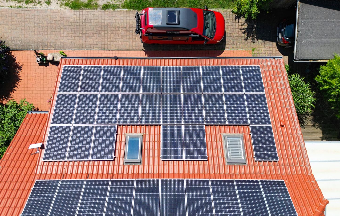 Canicule : une étude révèle que l'énergie solaire a aidé à atténuer les défaillances du réseau électrique en Europe cet été