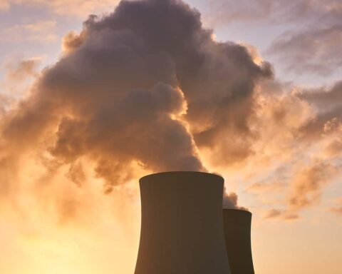 Centrale nucléaire : les raisons de l'arrêt des réacteurs d'EDF face à la baisse du niveau des fleuves.