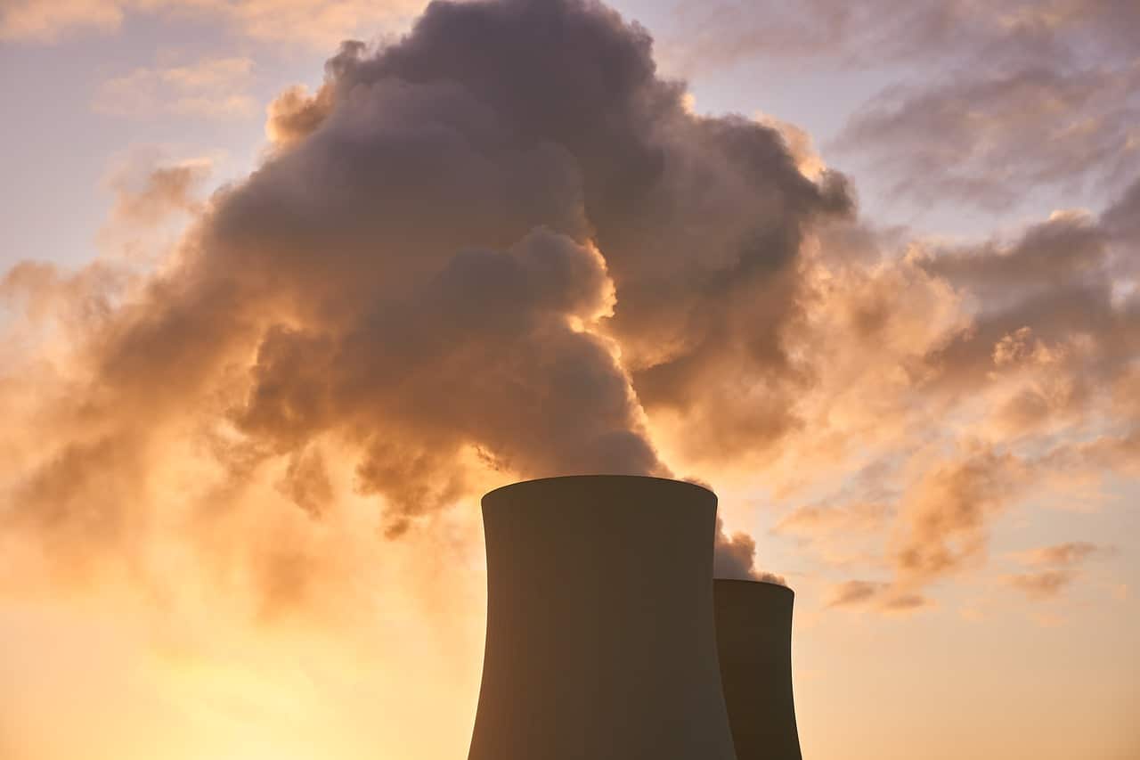Centrale nucléaire : les raisons de l'arrêt des réacteurs d'EDF face à la baisse du niveau des fleuves.