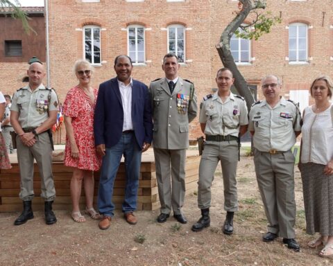 Cérémonie de passation de commandement à la 5e compagnie du 14e RILP à Saint-Orens-de-Gameville