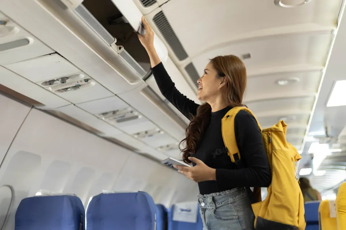Cette compagnie aérienne modifie ses règles : le rangement des bagages cabine en soute sera désormais payant.