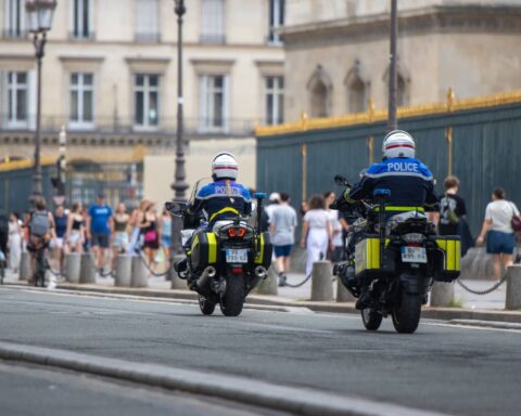 Code de la route : l'élargissement de la liste des véhicules prioritaires en France expliqué.