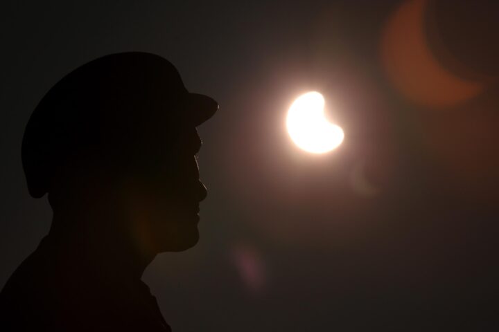Comment et quand observer l'impressionnante éclipse solaire partielle d'août depuis le Royaume-Uni et l'Irlande