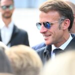 Critiques après la publication de photos d'Emmanuel Macron en jet-ski pendant l'été français