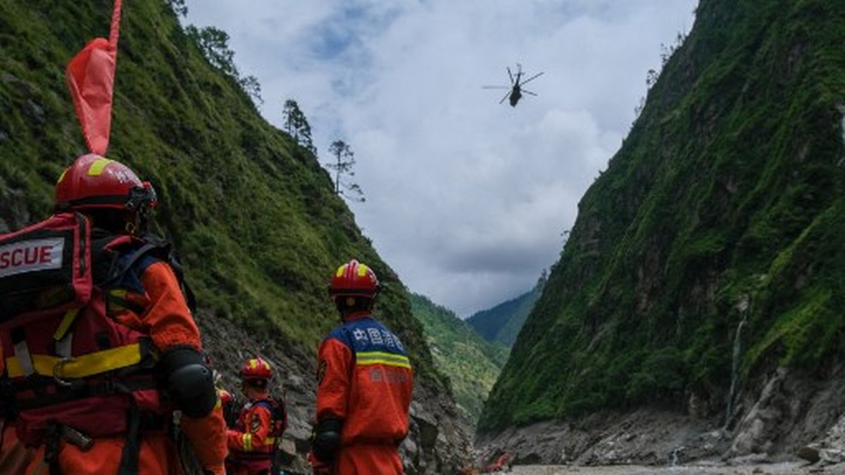 Crue au Népal : 800 morts et 3 000 disparus dans une région touchée par un glissement de terrain