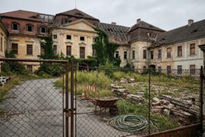Le gouvernement d’Orbán a acheté 41 biens immobiliers devenus un fardeau