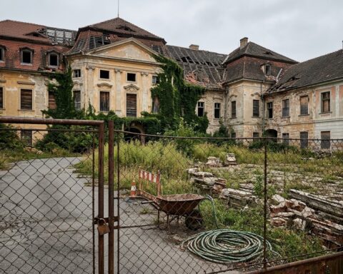 Le gouvernement d’Orbán a acheté 41 biens immobiliers devenus un fardeau