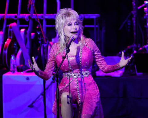 Décès de Dolly Parton, icône de la musique country, à 80 ans