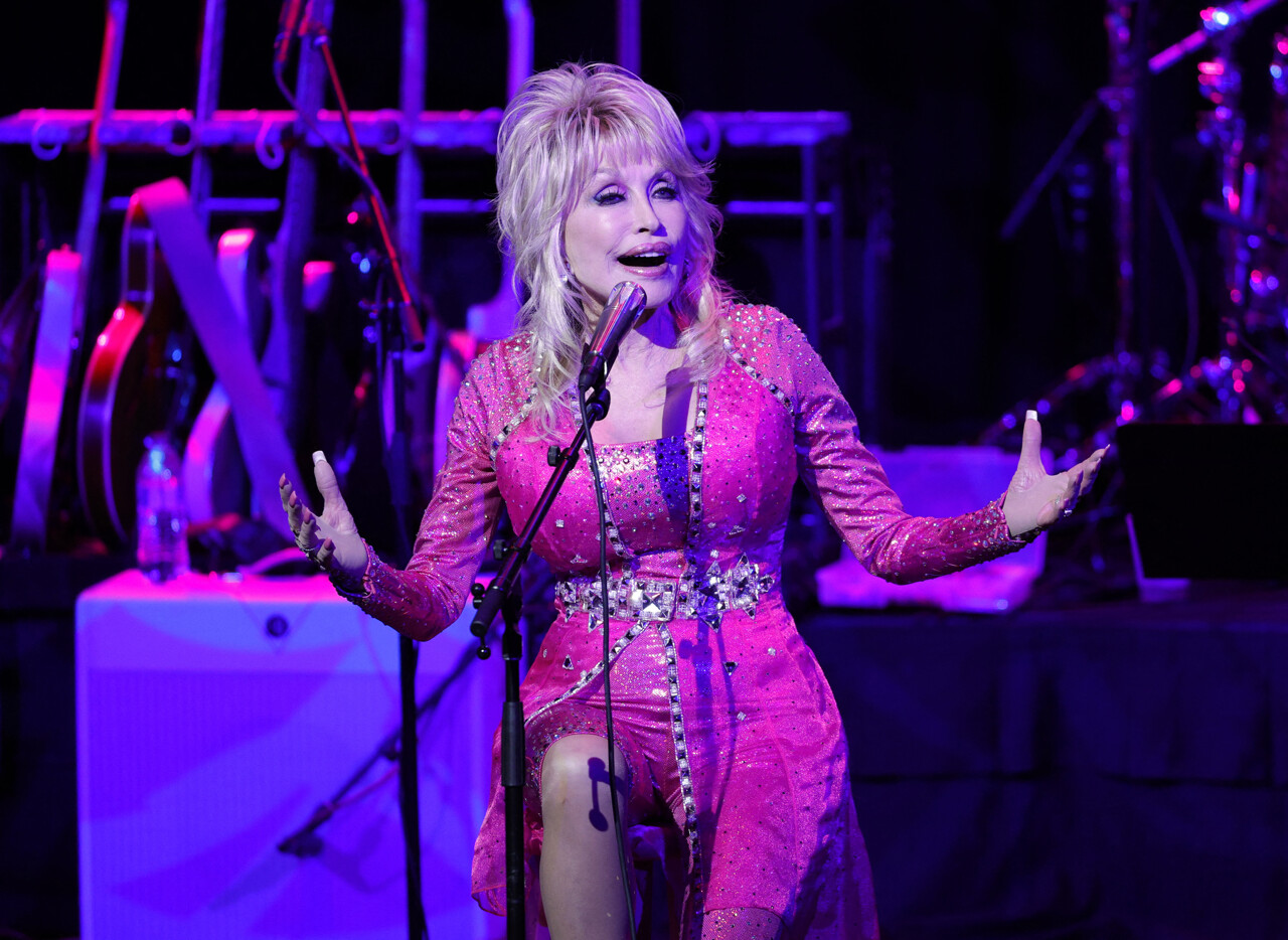 Décès de Dolly Parton, icône de la musique country, à 80 ans
