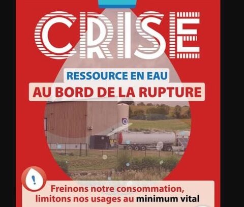 Des camions-citernes acheminent de l'eau potable en Aubrac face à une sécheresse sans précédent