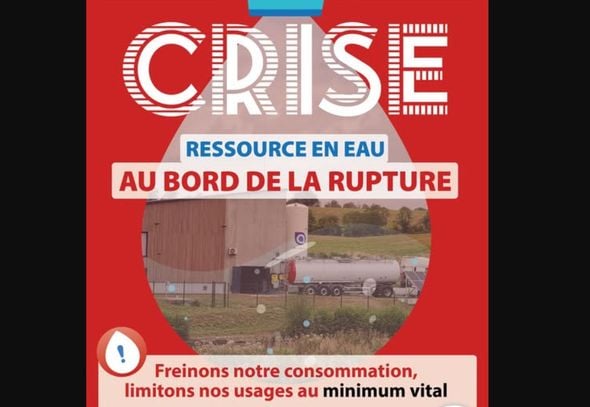 Des camions-citernes acheminent de l'eau potable en Aubrac face à une sécheresse sans précédent